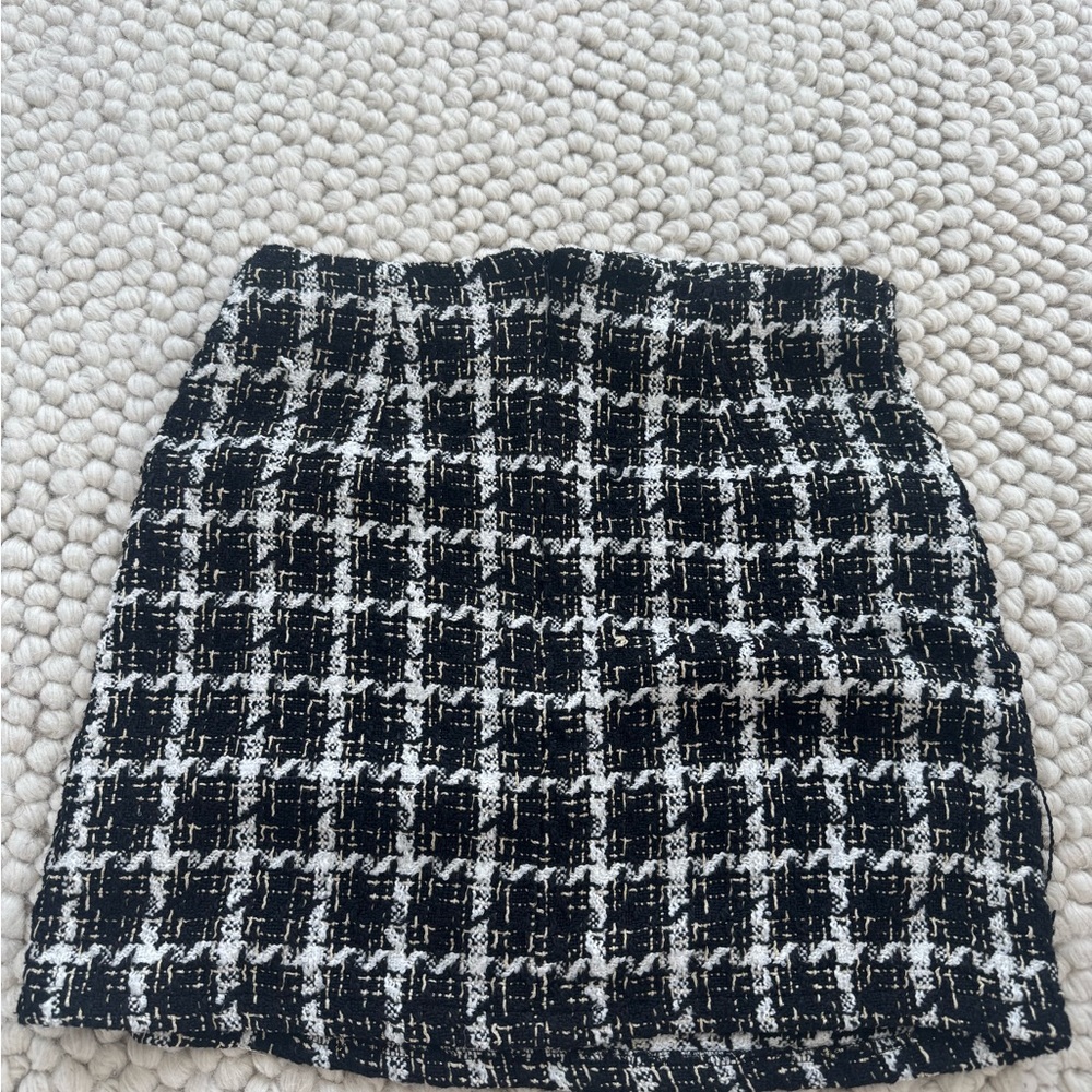 H&M Black and White Mini Pencil Skirt - Picture 2 of 3